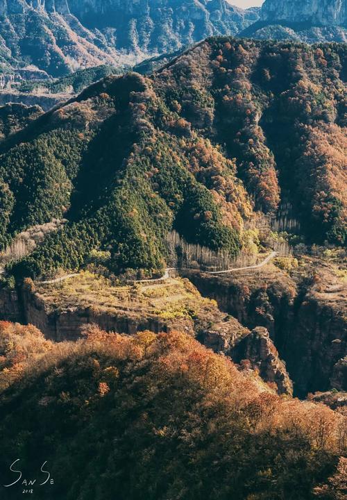 有关赞美山景的唯美诗句的短句子（唯美山景诗句汇集）