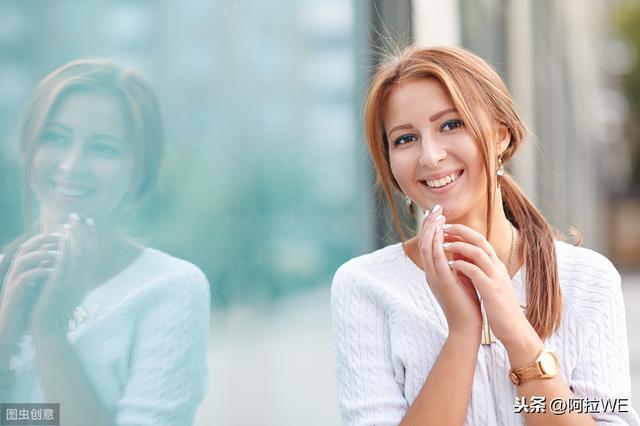 赞美女人漂亮的长句（以赞美女人漂亮的唯美句子为主题的短句）