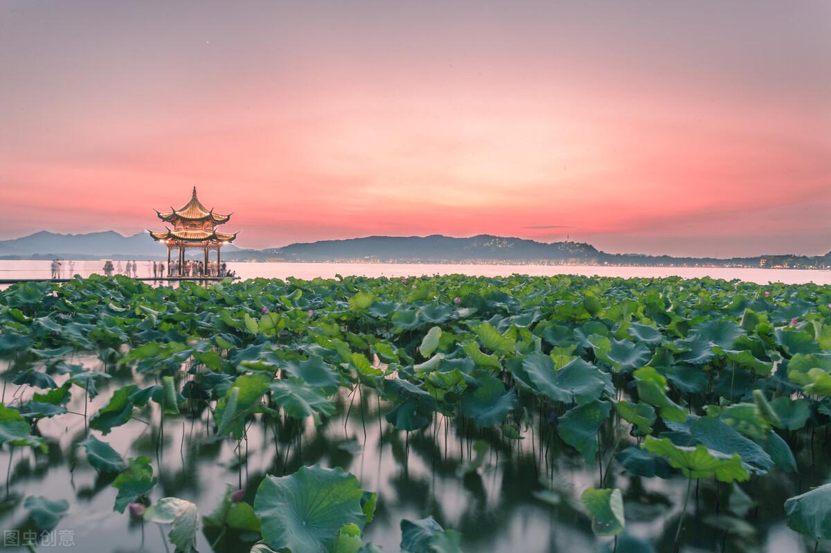 王维一首经典夏日小诗（夏日绝美古诗词）