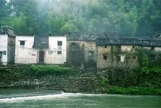 深夜听雨安静心情古诗句（19首古诗词赏尽夏雨）