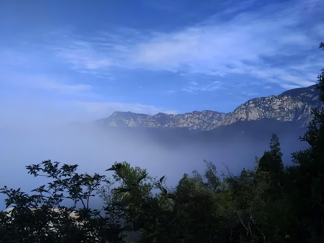 苍茫缥缈诗词大全（十首苍茫缥缈诗词）