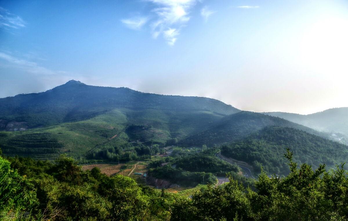 用青山表达爱意的诗词（十首著名青山诗词）