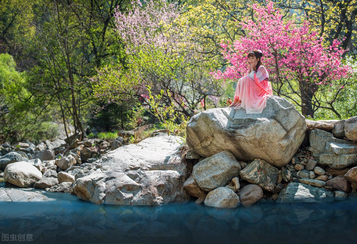 桃花美女诗词鉴赏（六首桃花美女诗词）