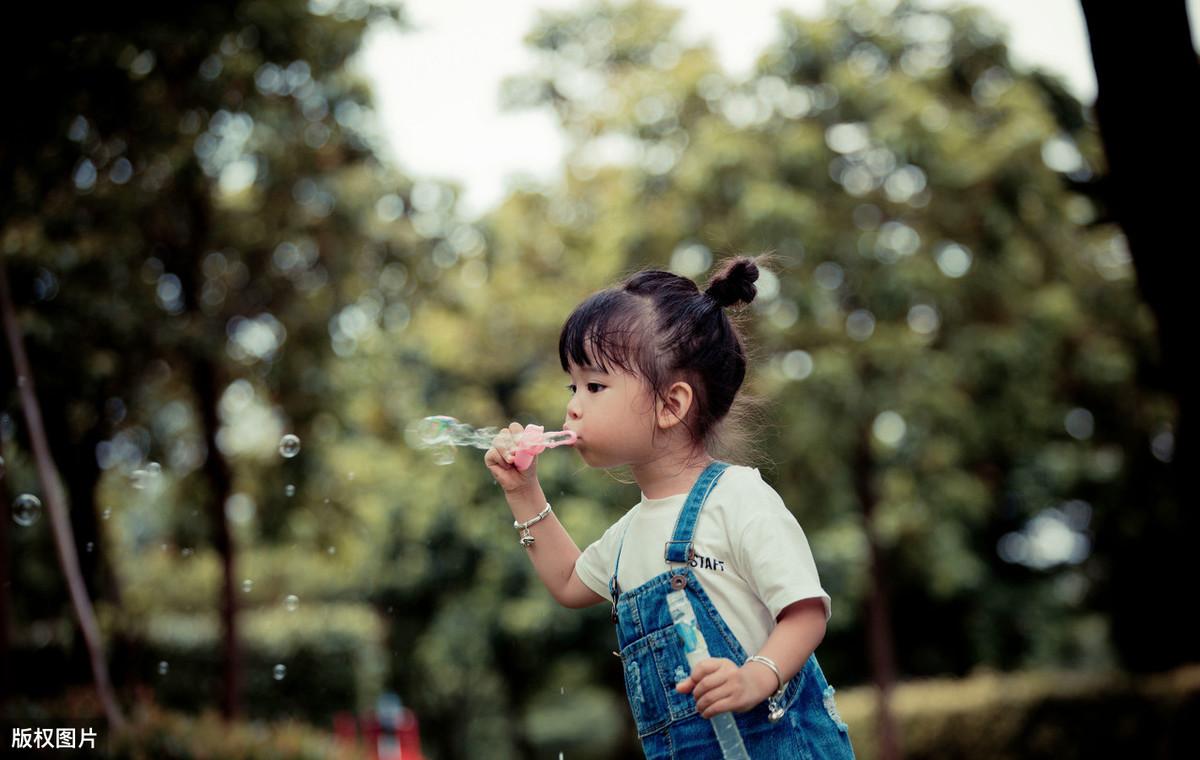 小孩子天真可爱的诗句（10首童趣古诗词）