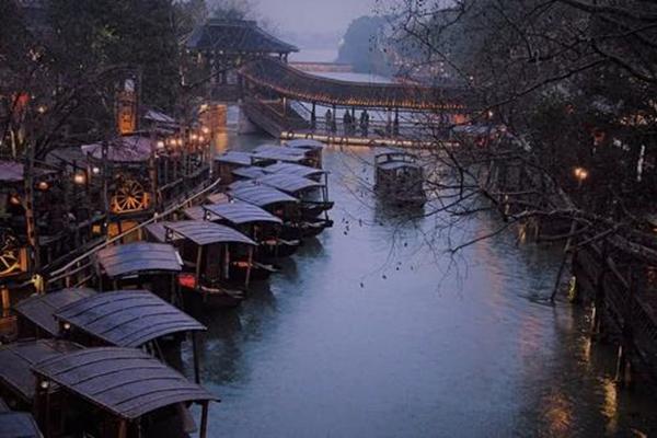 雨天相思经典诗词（相思入骨的唯美古诗句）