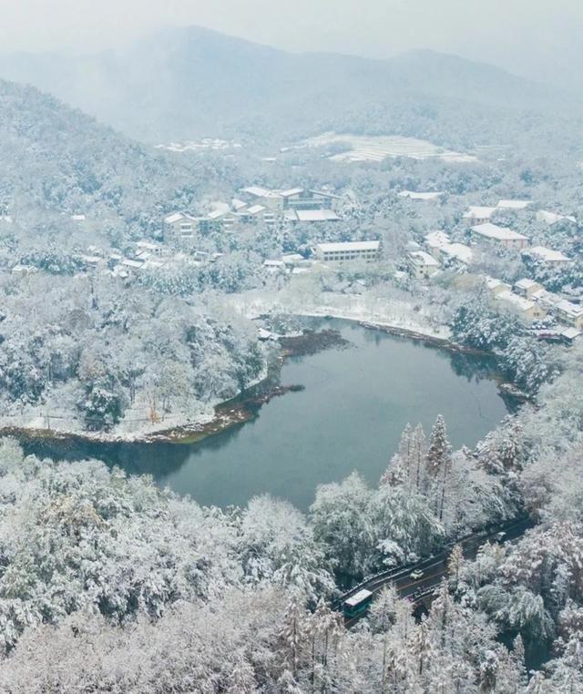 鹧鸪天诗词名句有哪些，辛弃疾两首经典《鹧鸪天》