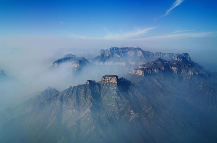 关于傍晚的乡村作文（《乡村的风景》）