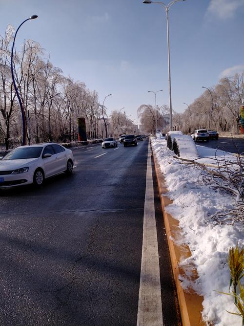 有关冬天的第一场雪说说的好句有哪些（初雪之梦）