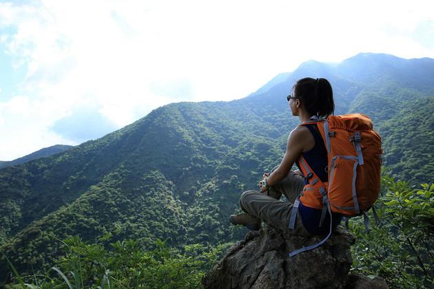 有关登山的好句雄伟的句子摘抄（攀登壮美、风景无限）