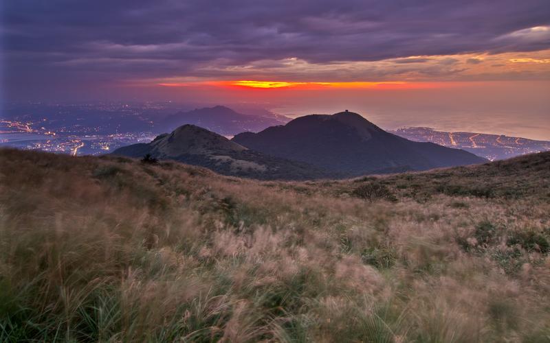 关于夕阳的写景作文（《校园的写景》）