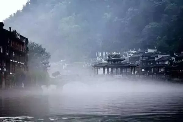 适合夏天雨后的诗句（19首古诗词赏尽夏雨）