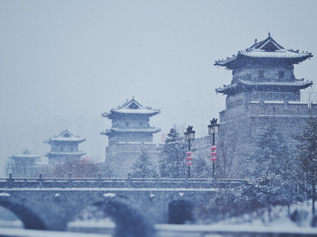 小雪的唯美古诗名句（晚来天欲雪，能饮一杯无）