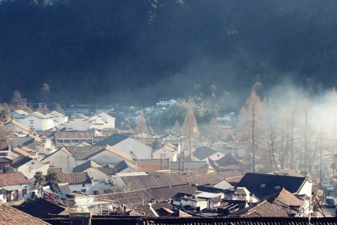 清晨朝气蓬勃的诗句（10首早行诗词）