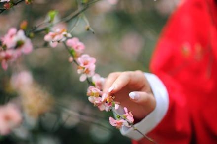 日日思君不见君，共饮长江水（推荐八首唯美水乡情诗）