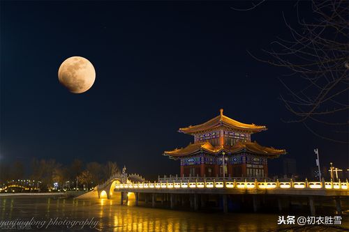 关于中秋节月亮的优美句子（皓月当空，万家团圆）