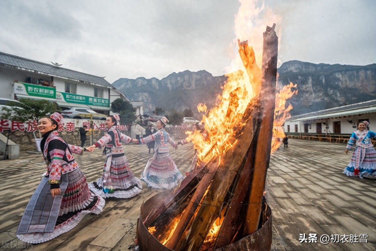 除夕优美古诗五首（一年将尽夜，明日又逢春）