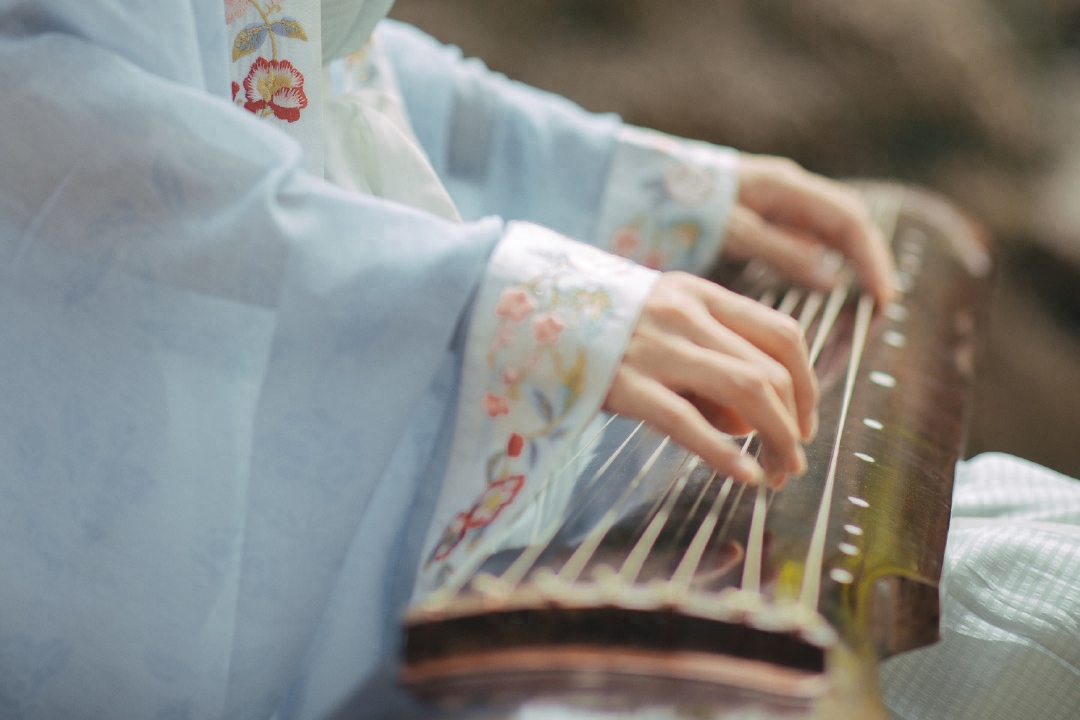 羽衣常带烟霞色，不惹人间桃李花（10首道教神仙诗词）