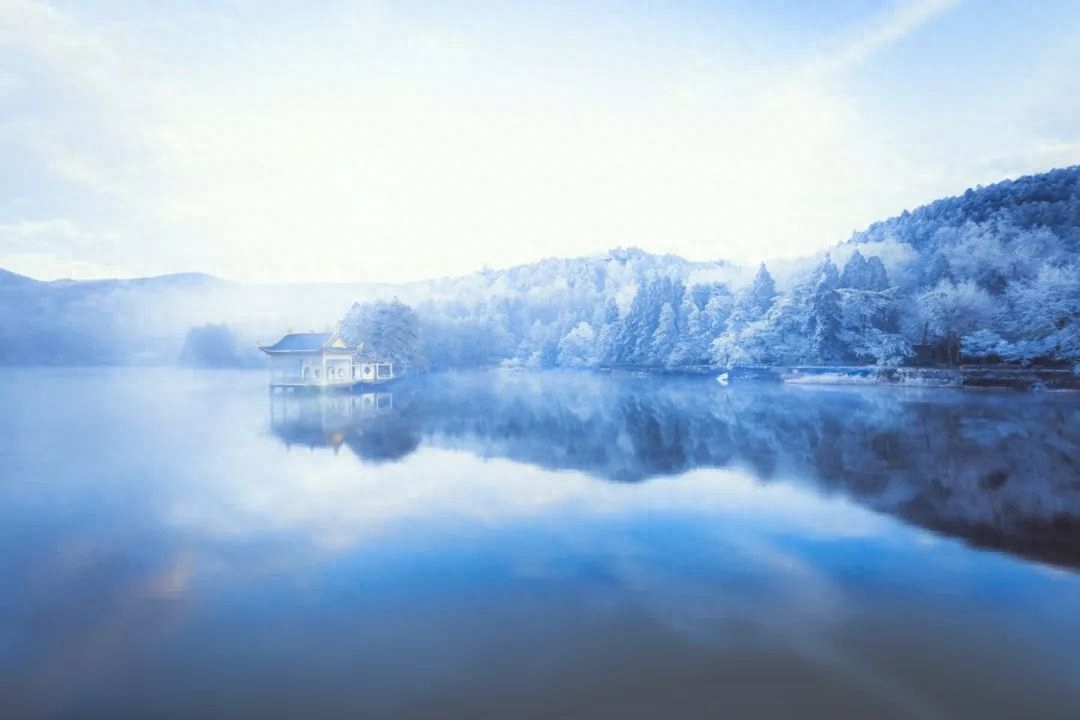 冬天经典诗词句鉴赏（描写雪景的诗词佳句）