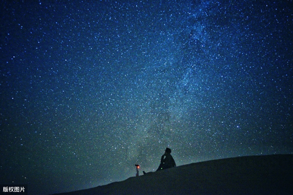 意境绝美的3首夜色古诗词（酒杯秋吸露，诗句夜裁冰）