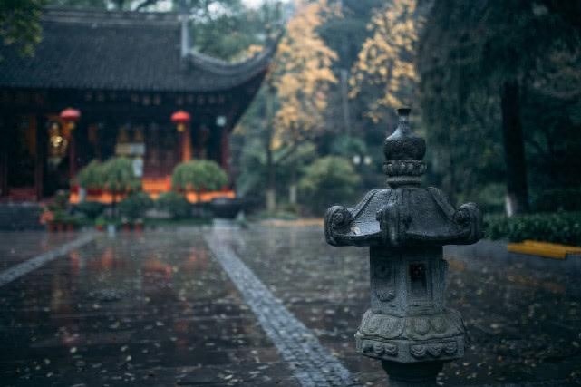 秋雨经典诗词有哪些（十首秋雨诗词）