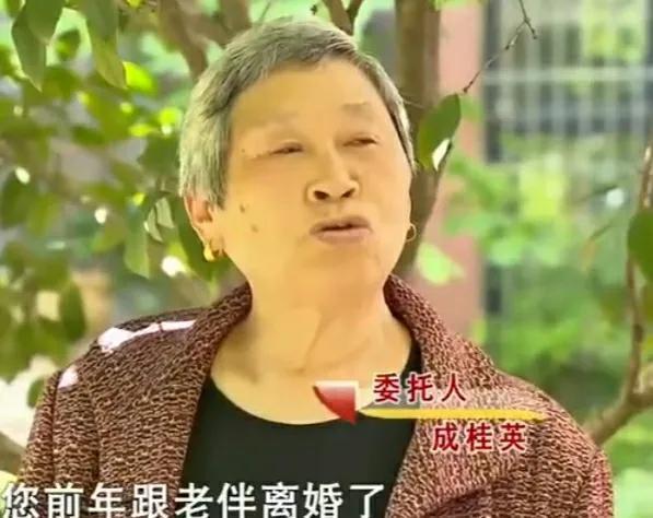 以妈妈守护我为题的作文（《守候妈妈的微笑》）