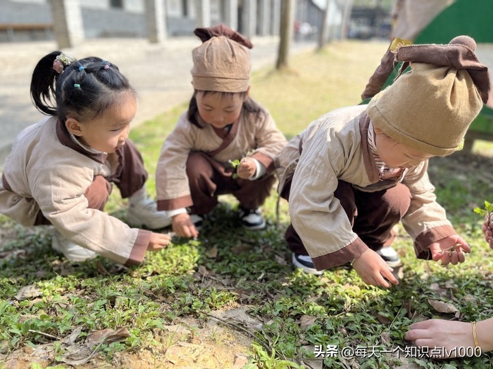 怎么开导孩子和同学的相处（与孩子沟通的技巧和方法）