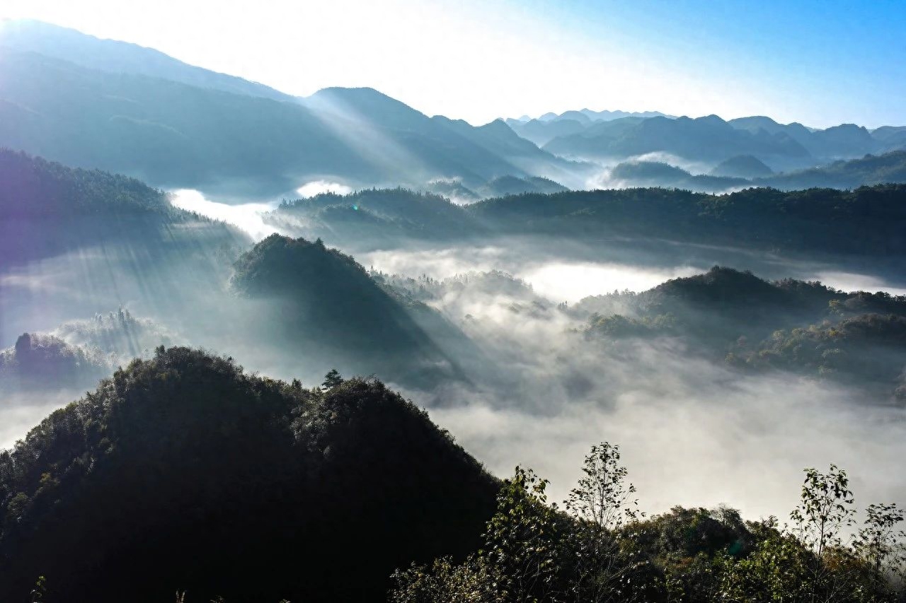 满江红经典诗词诗句，10首经典《满江红》