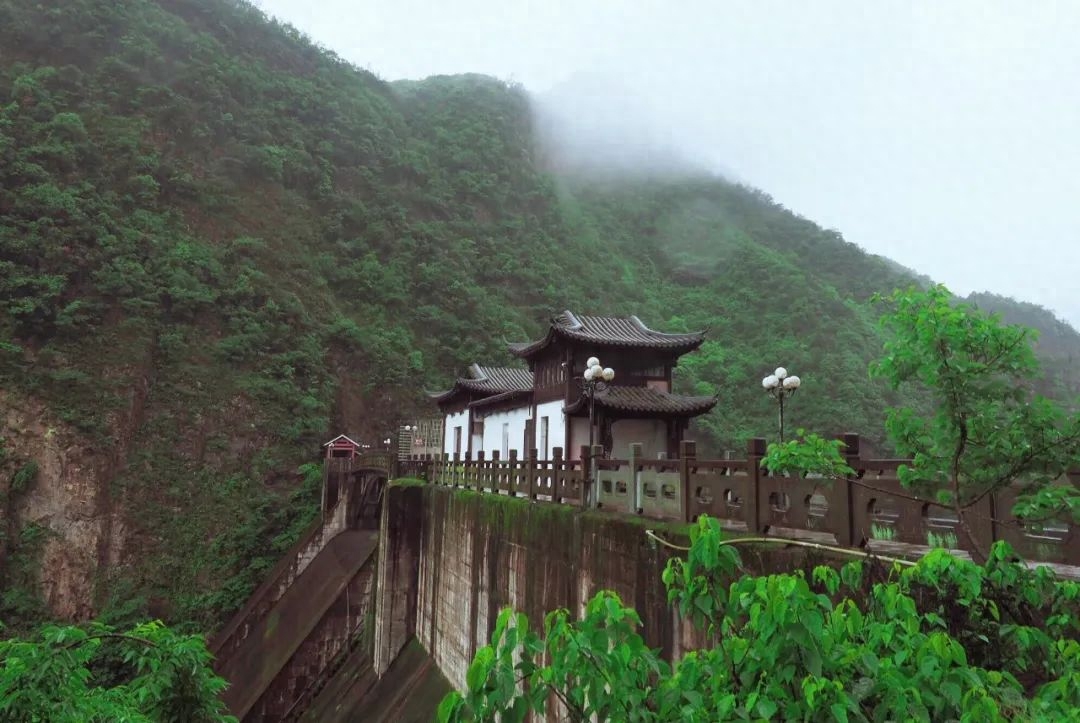 春雨经典诗词有哪些（8首优美的春雨诗词）