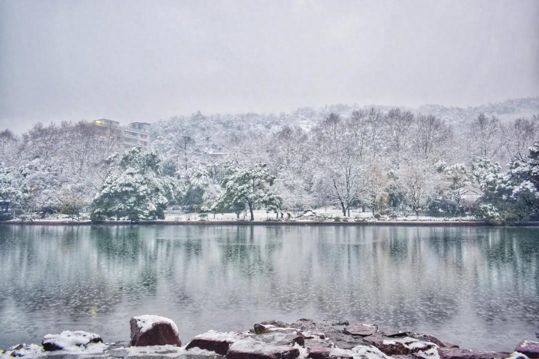 借雪表白浪漫的诗句（25句写雪的诗词）