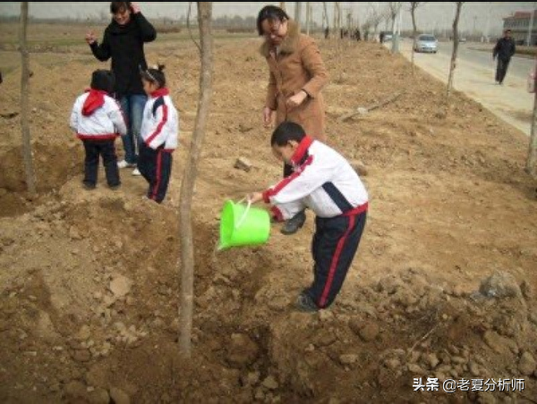 经典育儿经验分享（不可不看的育儿箴言）1.给孩子一个好环境和习惯2.注重孩子的教育方式3.保护孩子的自尊心、尊