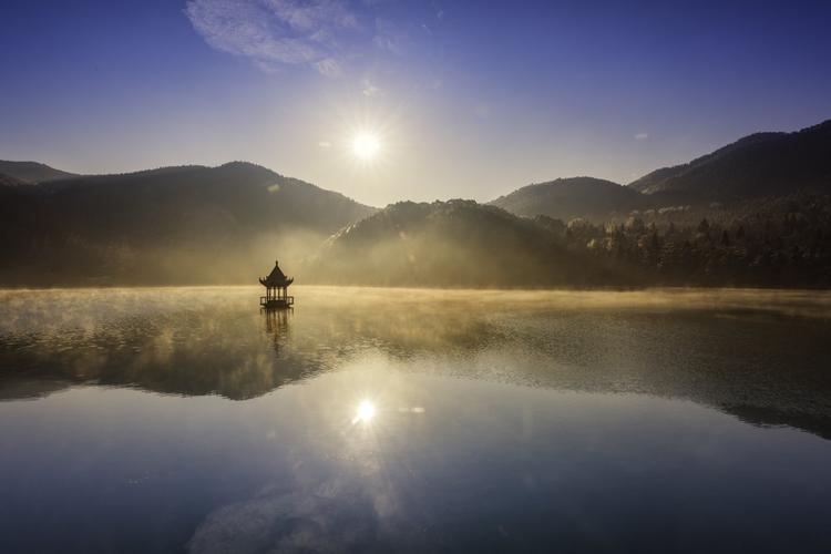 身边的风景优秀作文（《夏天的风景》）