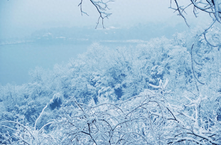 小雪唯美诗词大全（有关咏雪的诗词）