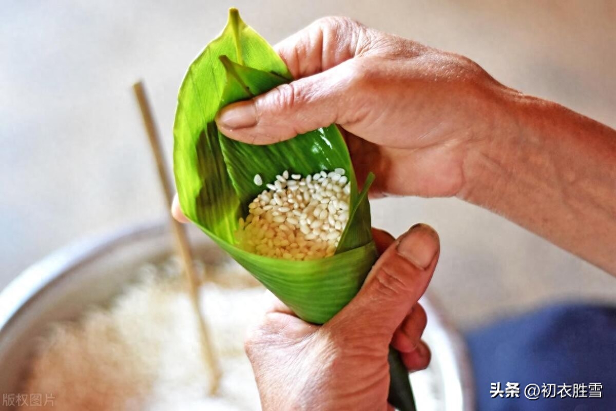 端午唯美古诗五首赏析（粽香筒竹嫩，九子粽争新）