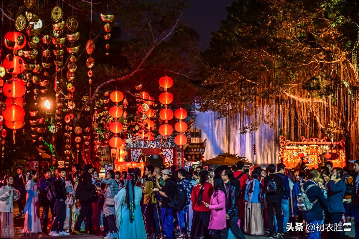 夜游唯美诗词大全（秉烛夜游诗七首）