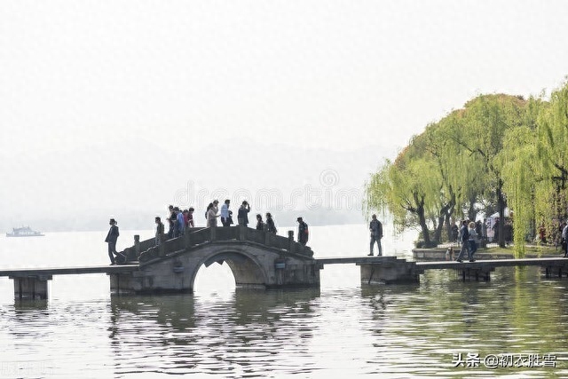 温庭筠春雨情词两首赏析（杨柳又如丝，梦长君不知）