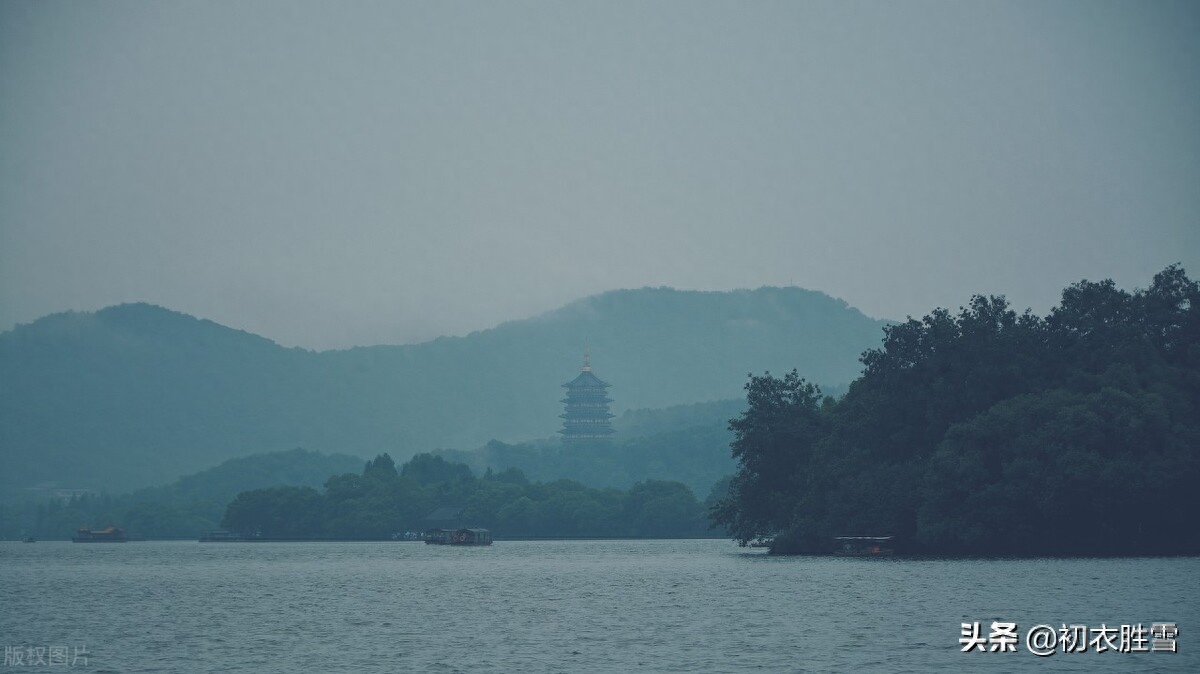 晚秋霏霏秋雨美诗七首（唤作蒙蒙二月初，小窗灯火对唐诗）