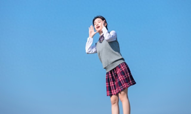 青春期女孩子叛逆顶嘴怎么办（叛逆期女孩的沟通技巧和方法）