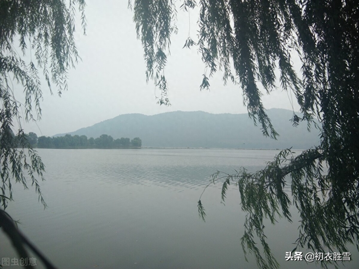 早秋烟雨古诗六首鉴赏（袅袅秋风动，凄凄烟雨繁）