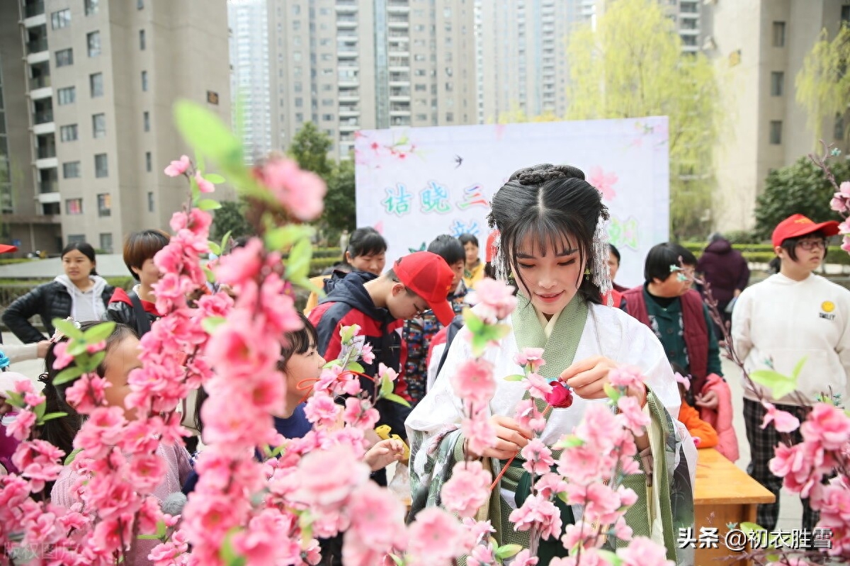 花朝节唯美诗词有哪些（花朝节美诗五首）