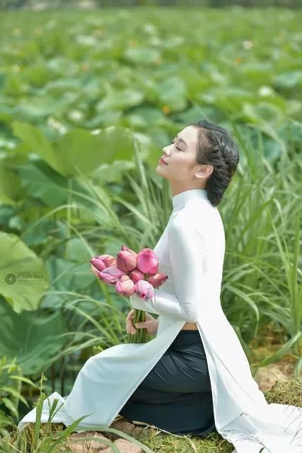 春赏百花，衣袂飘香（咏花唯美诗词22首赏析）