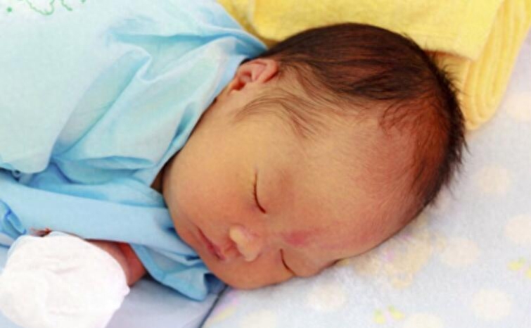 新生儿育儿知识经验推荐（0-6个月宝宝护理准则）