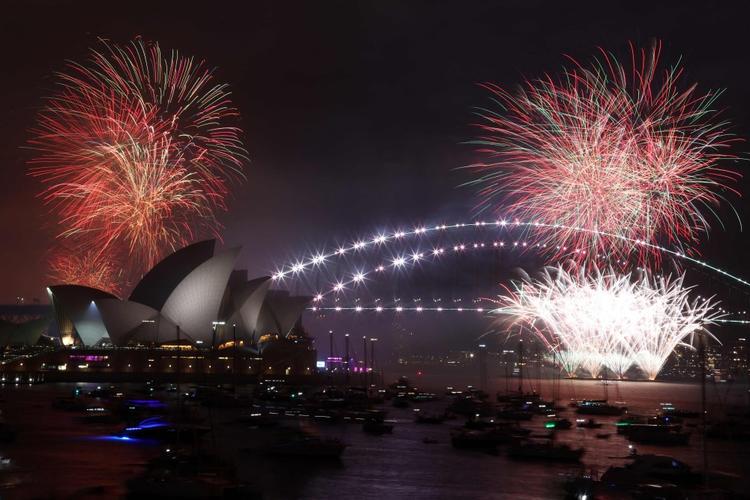 跨年迎接新年的好句（迎接2023跨年，人间花火齐放）