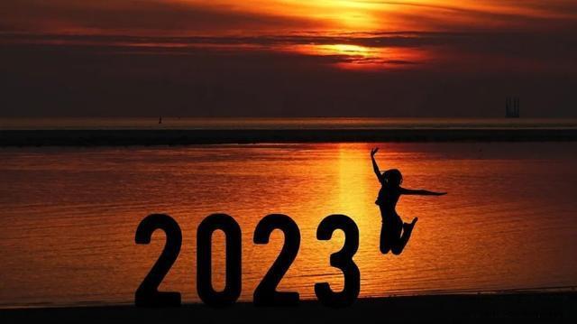 有关迎接2023年朋友圈说说的短句（以朋友圈为纪念，记录青春时光）