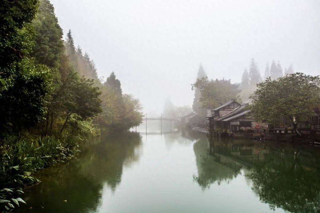 山水古诗词及意境解释（描写山水的8首五言绝句）