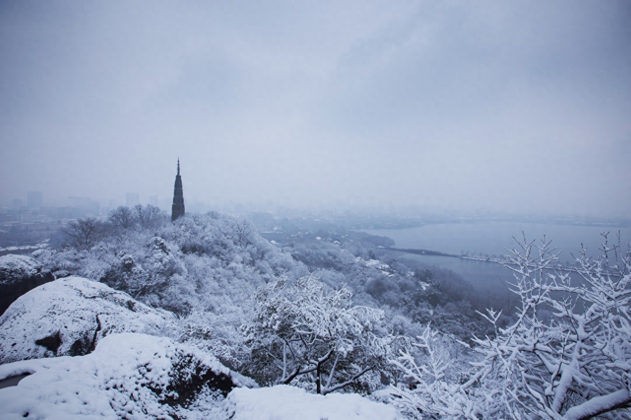 咏雪经典古诗有哪些（16首经典咏雪诗词）