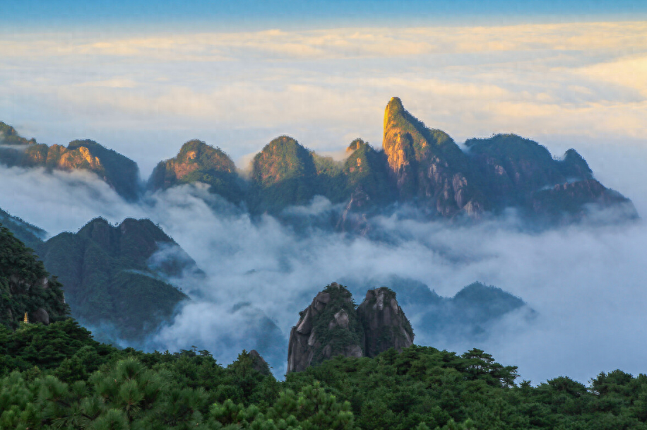 三清福地聚风水，道教尊神造化功（登三清山诗词十一首）