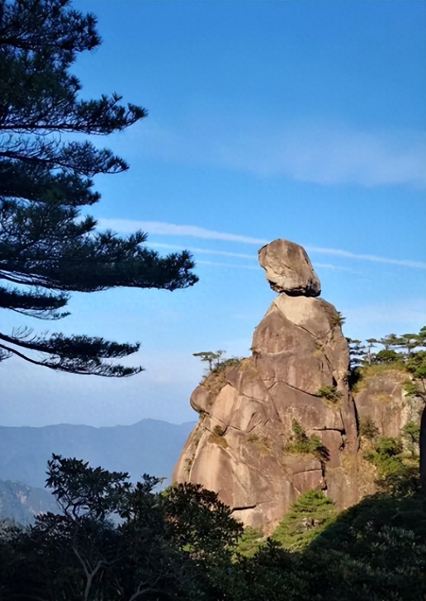 三清福地聚风水，道教尊神造化功（登三清山诗词十一首）