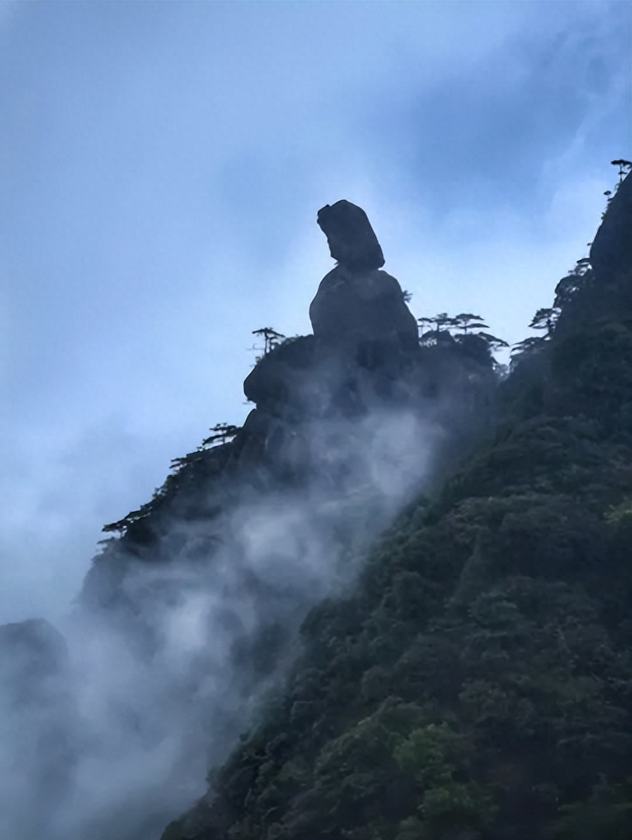 三清福地聚风水，道教尊神造化功（登三清山诗词十一首）