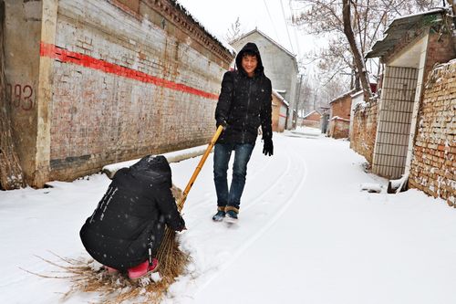 冬天玩雪的场景作文（《冬雪纯情》）