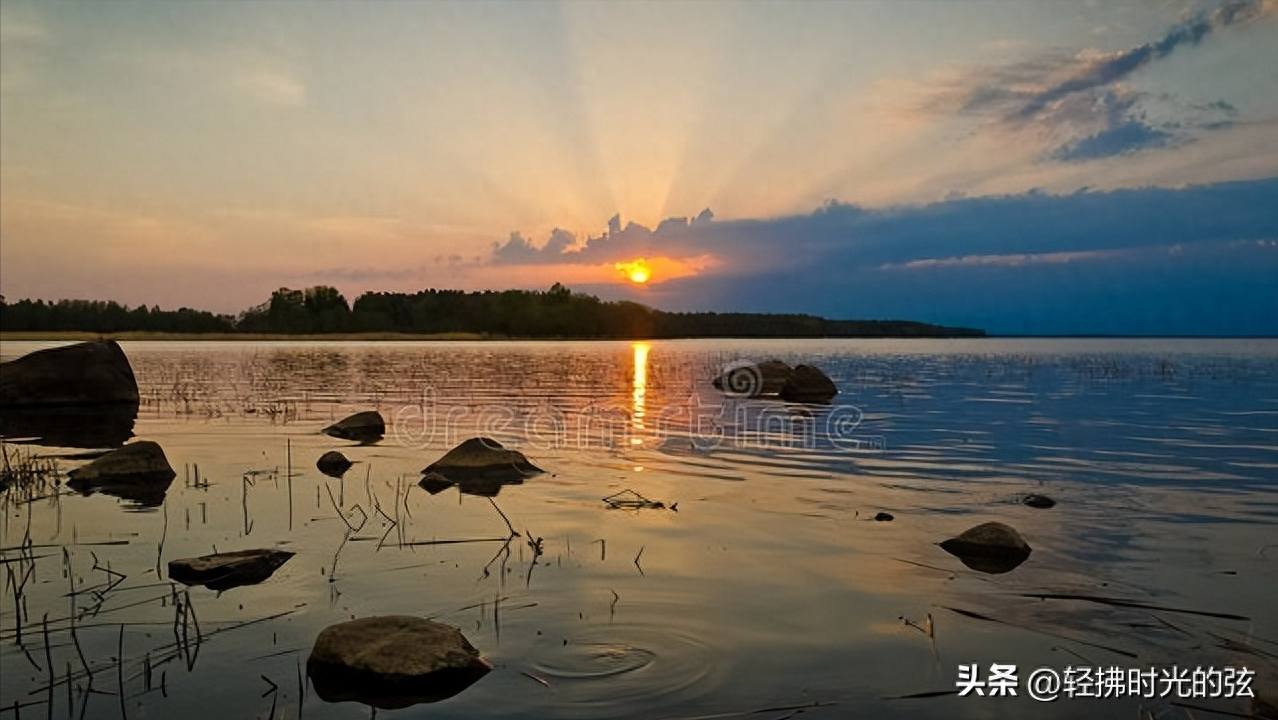 浮云唯美古诗大全（九首浮云古诗词）